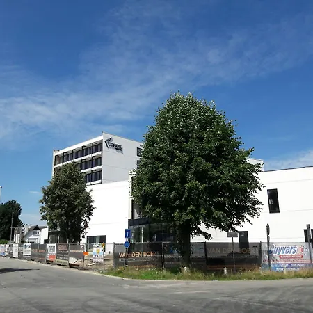 Corbie Lommel Ring-3